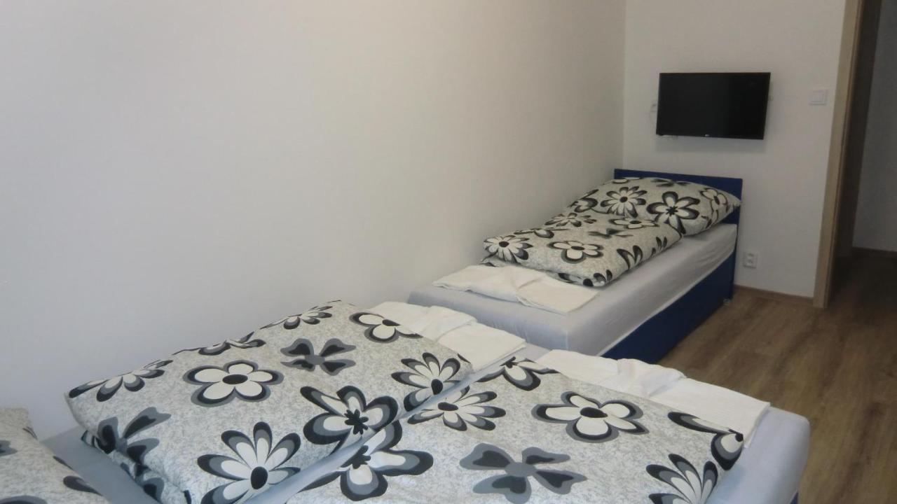 Hu Apartment ปราก ภายนอก รูปภาพ