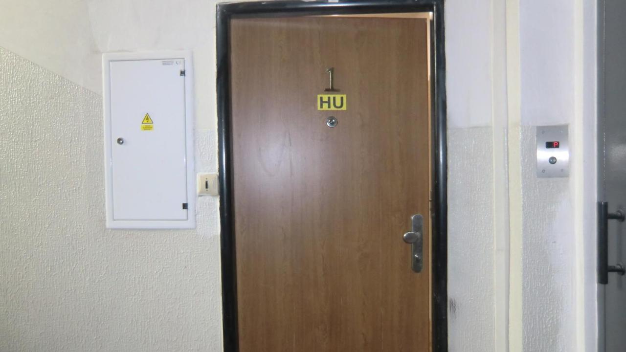 Hu Apartment ปราก ภายนอก รูปภาพ