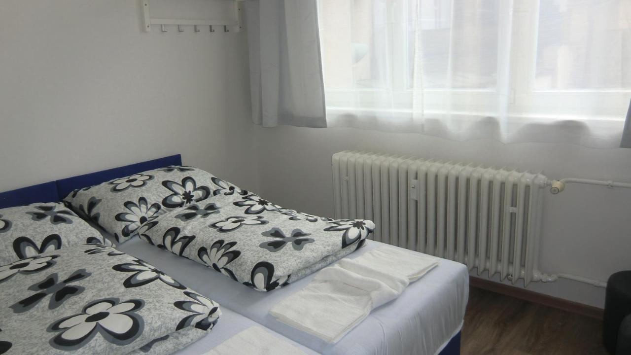 Hu Apartment ปราก ภายนอก รูปภาพ