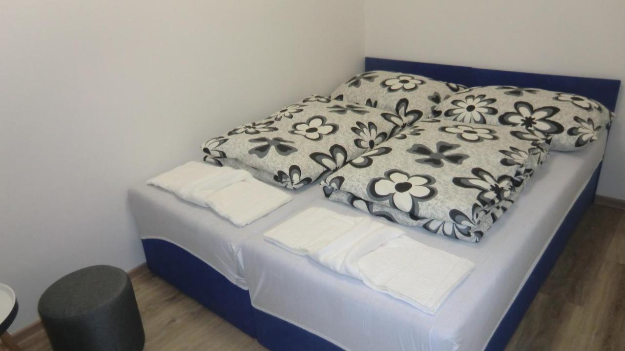 Hu Apartment ปราก ภายนอก รูปภาพ