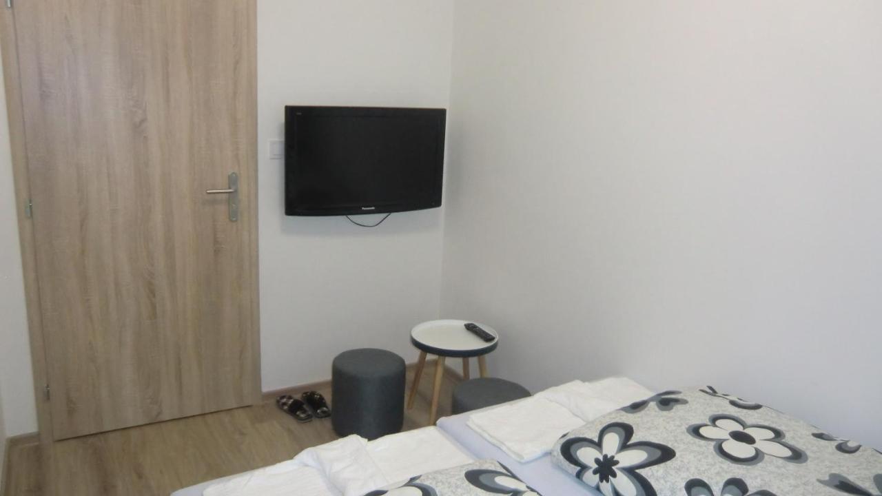 Hu Apartment ปราก ภายนอก รูปภาพ