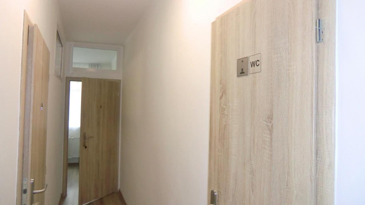 Hu Apartment ปราก ภายนอก รูปภาพ